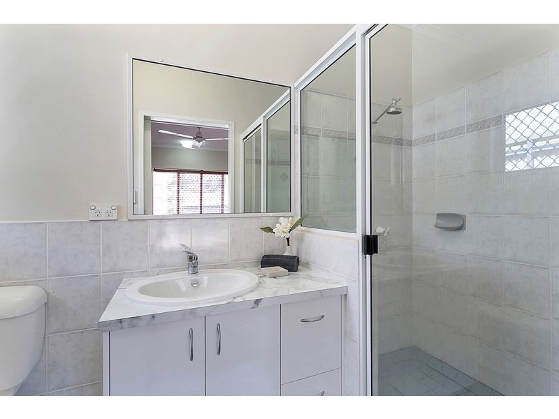 60 Callum Street, Mooroobool QLD 4870