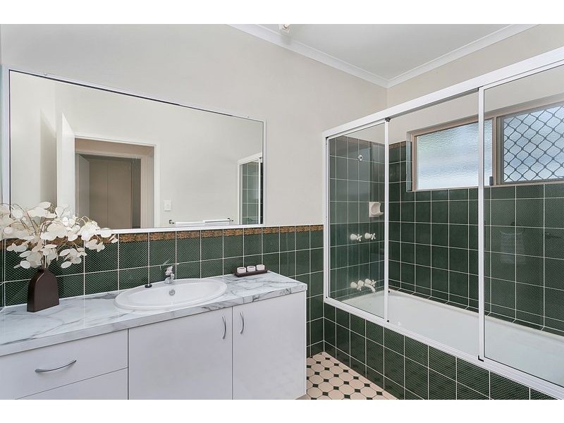 60 Callum Street, Mooroobool QLD 4870