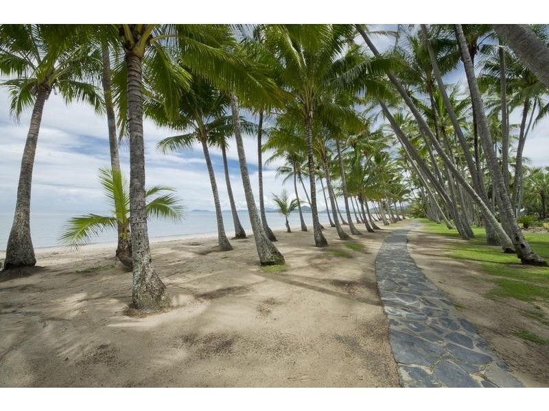 Palm Cove QLD 4879