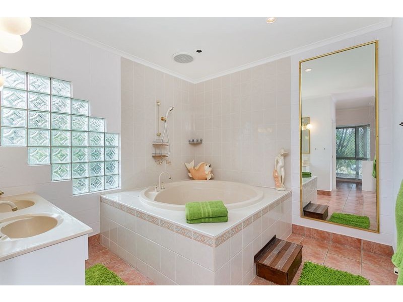 93 Sydney Street, Bayview Heights QLD 4868