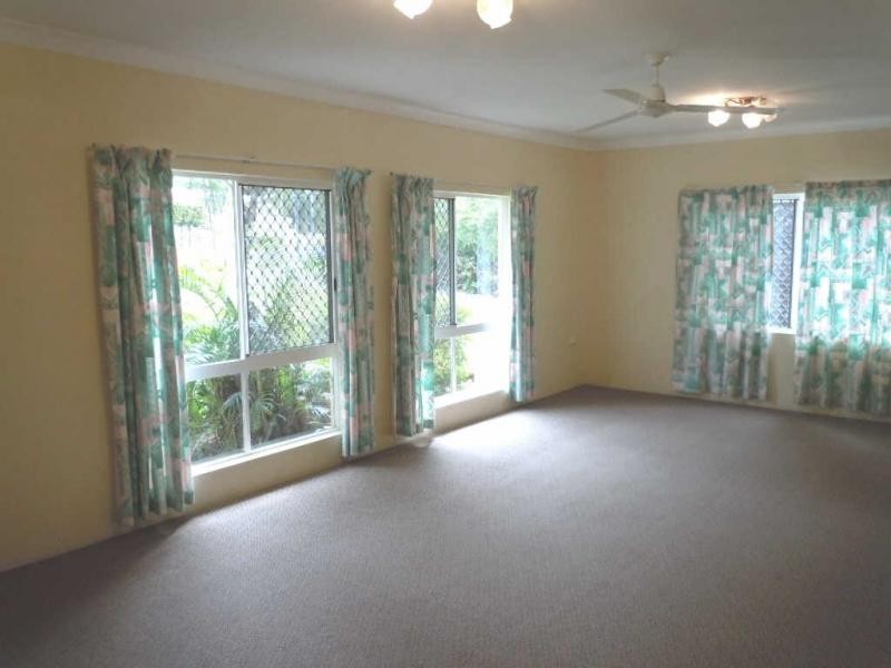 32 McFarlane Drive, Kanimbla QLD 4870