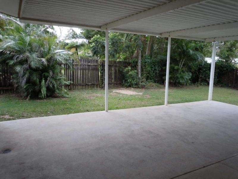 32 McFarlane Drive, Kanimbla QLD 4870