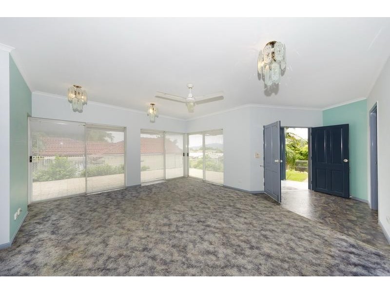 1 Wedelia Court, Mooroobool QLD 4870