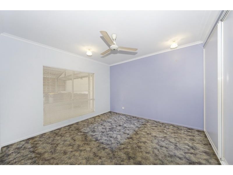 1 Wedelia Court, Mooroobool QLD 4870