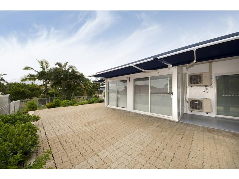 1 Wedelia Court, Mooroobool QLD 4870