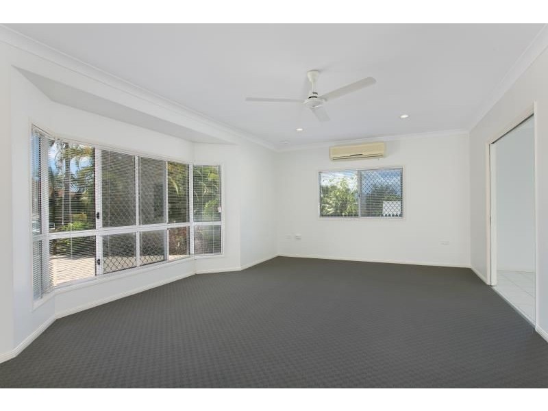 6 Cambanora Place, Mooroobool QLD 4870
