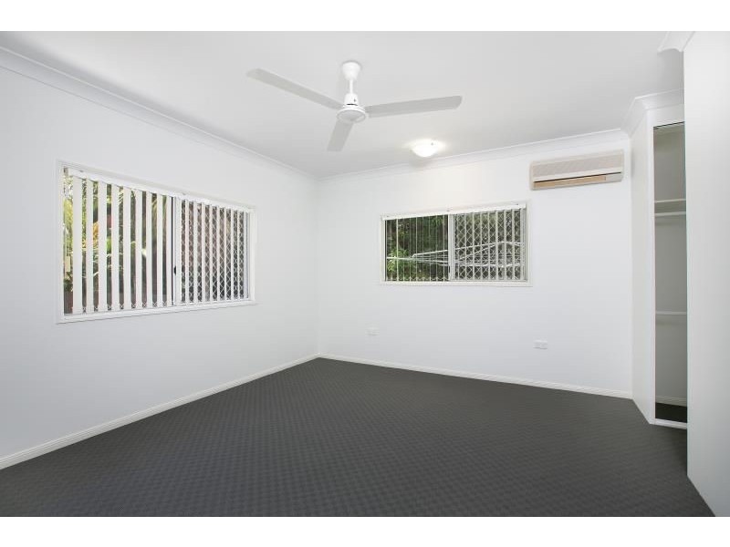 6 Cambanora Place, Mooroobool QLD 4870