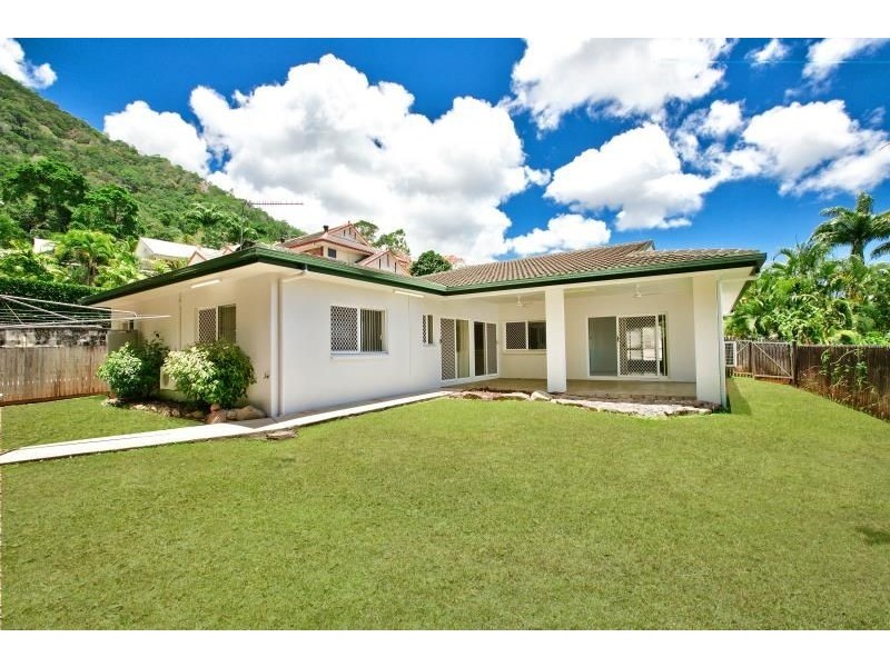 6 Cambanora Place, Mooroobool QLD 4870