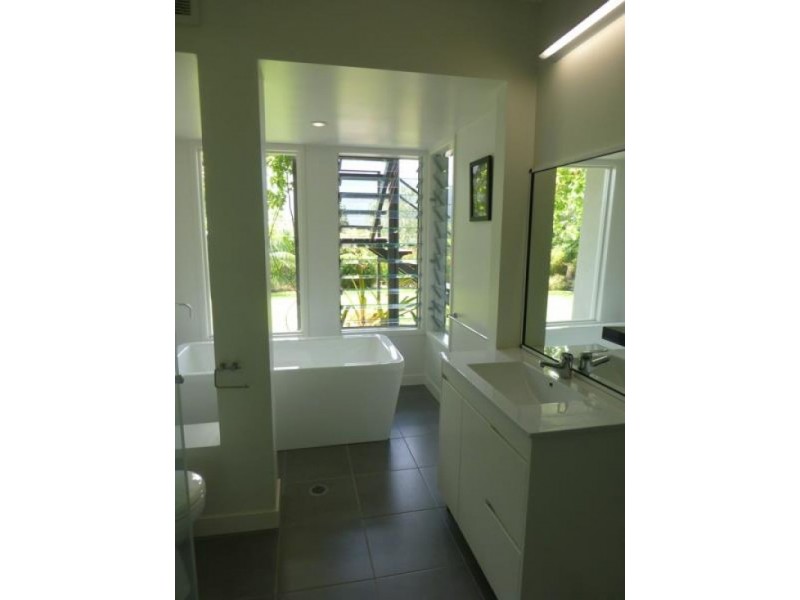 30 View Street, Brinsmead QLD 4870