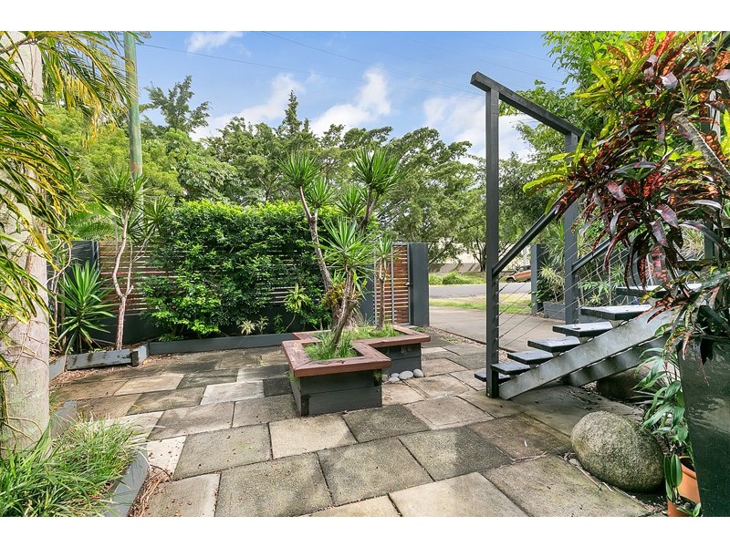 12 Cairns Street, Cairns North QLD 4870