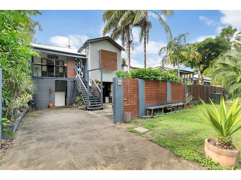 12 Cairns Street, Cairns North QLD 4870