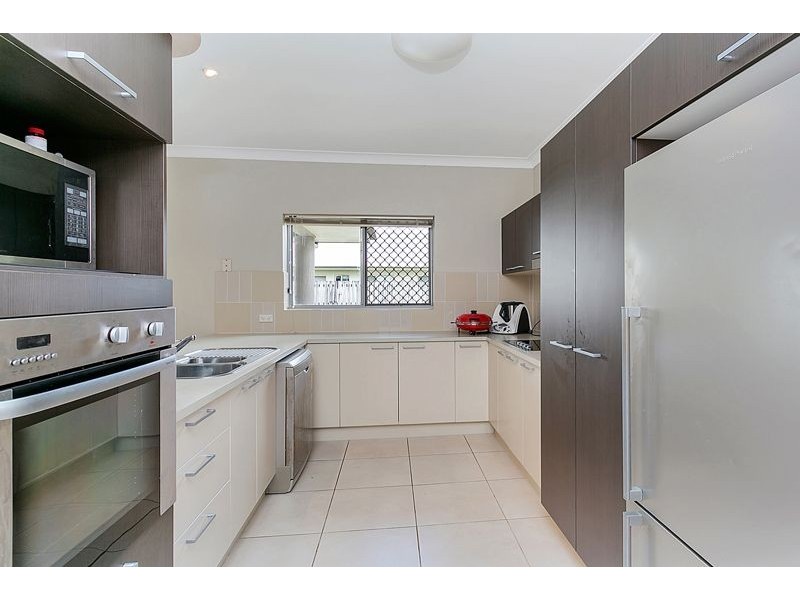 6 Aniston Street, White Rock QLD 4868