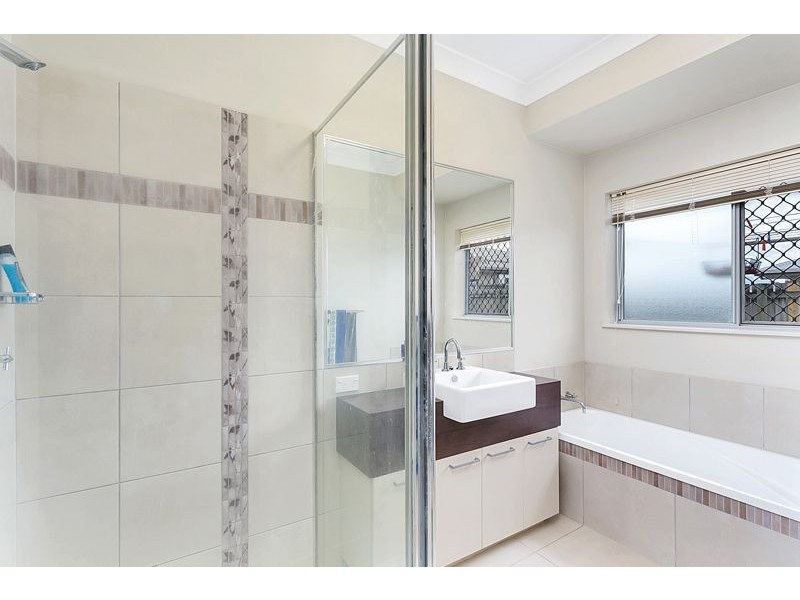 6 Aniston Street, White Rock QLD 4868