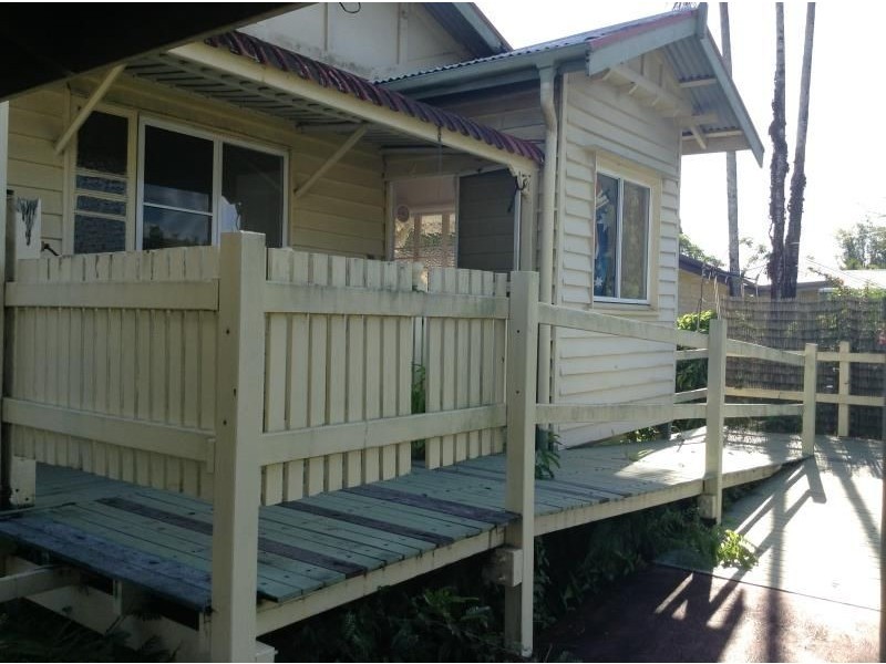 36 Rutherford Street, Cairns North QLD 4870