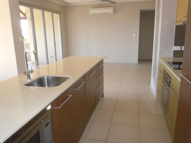 2/110 Harbour Drive, Trinity Park QLD 4879