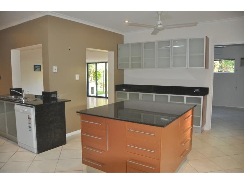 92 Hobson Drive, Brinsmead QLD 4870