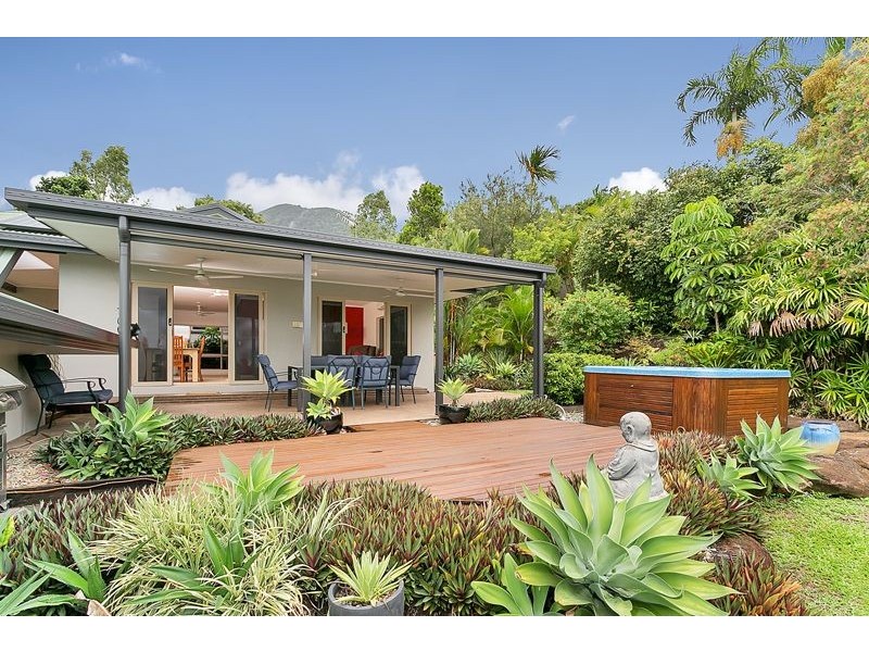 22 Eugenia Crescent, Redlynch QLD 4870