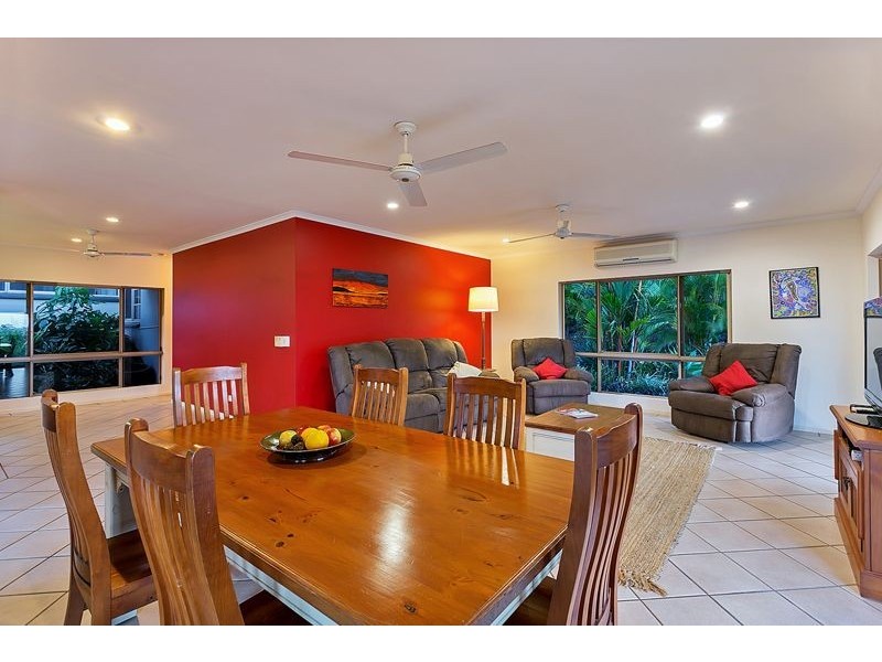 22 Eugenia Crescent, Redlynch QLD 4870