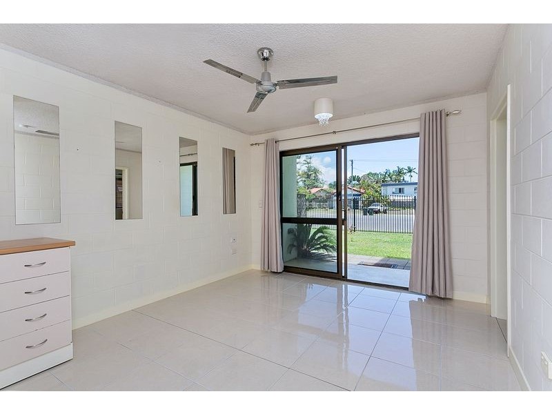8/215 McLeod Street, Cairns North QLD 4870