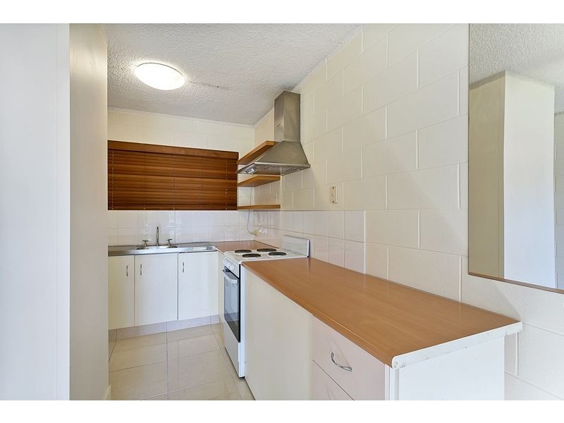 8/215 McLeod Street, Cairns North QLD 4870