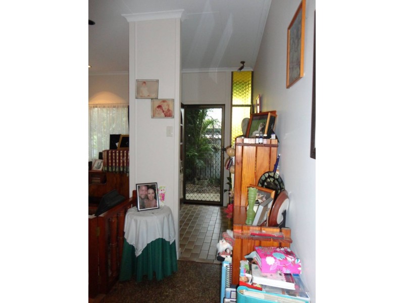 487 McCoombe Street, Mooroobool QLD 4870