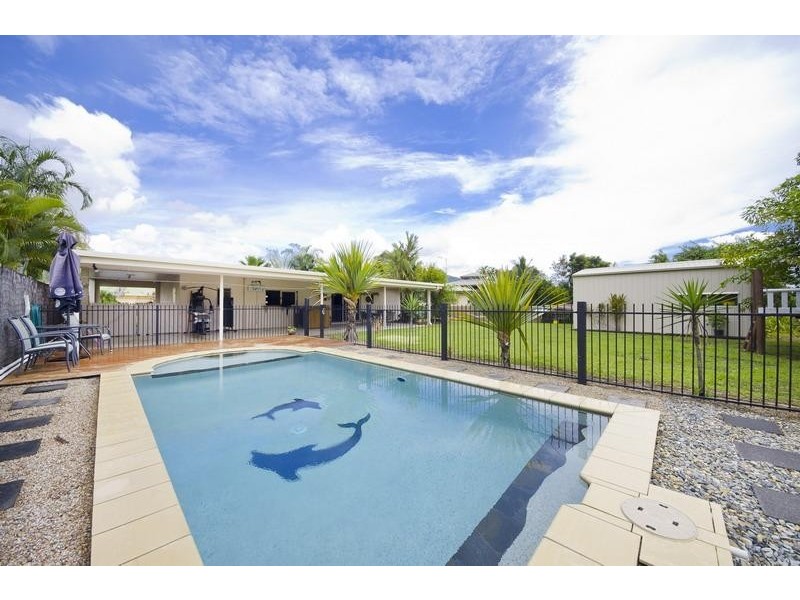 8 Mistletoe Close, Kamerunga QLD 4870