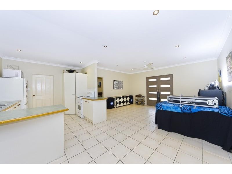 8 Mistletoe Close, Kamerunga QLD 4870