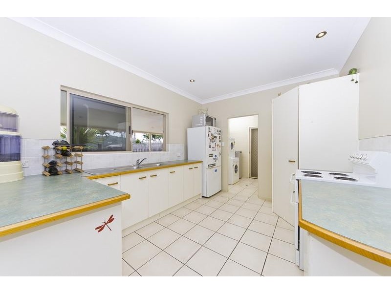 8 Mistletoe Close, Kamerunga QLD 4870