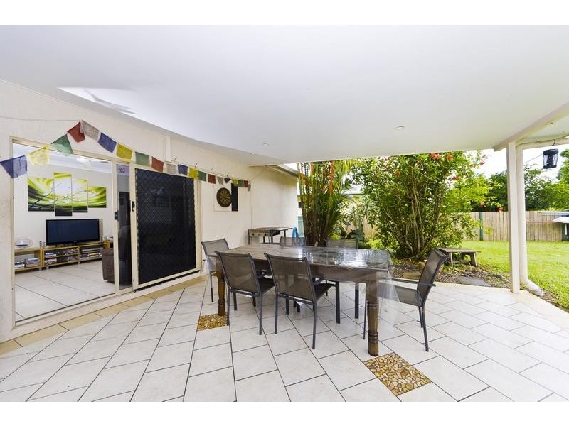 8 Mistletoe Close, Kamerunga QLD 4870