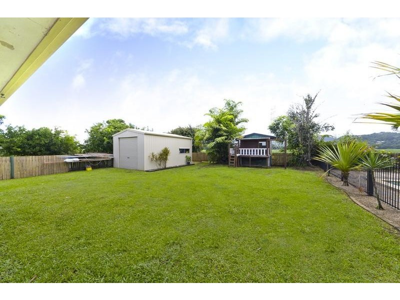 8 Mistletoe Close, Kamerunga QLD 4870