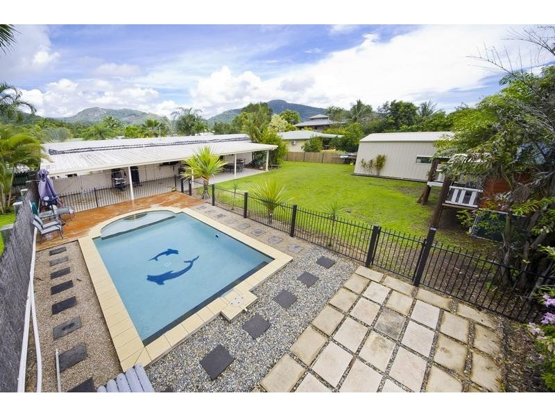 8 Mistletoe Close, Kamerunga QLD 4870