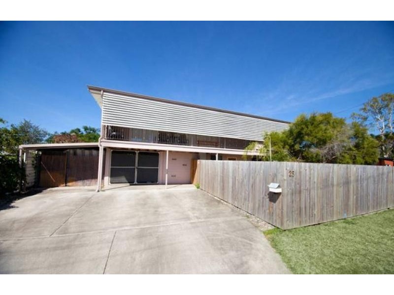 25 Smallwood Street, Mooroobool QLD 4870
