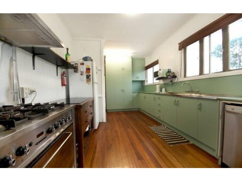 25 Smallwood Street, Mooroobool QLD 4870