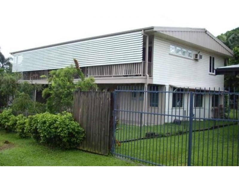 25 Smallwood Street, Mooroobool QLD 4870