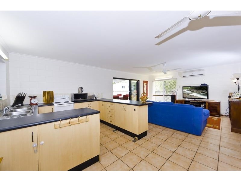 18 Gardenia Court, Mooroobool QLD 4870