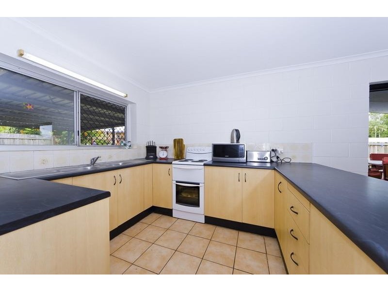 18 Gardenia Court, Mooroobool QLD 4870