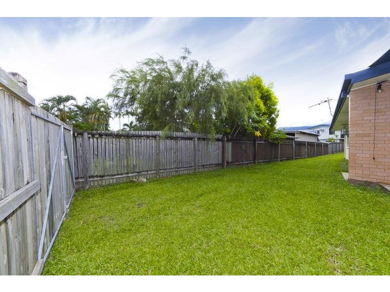 18 Gardenia Court, Mooroobool QLD 4870