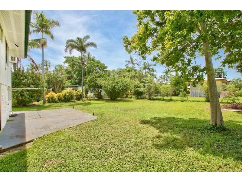 25 Headrick Street, Manunda QLD 4870