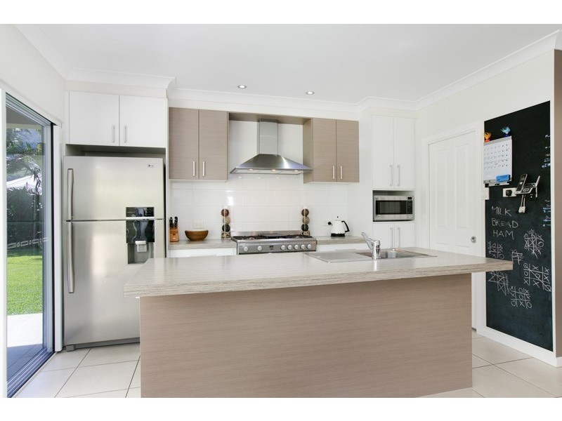 11 Charnley Avenue, Bentley Park QLD 4869