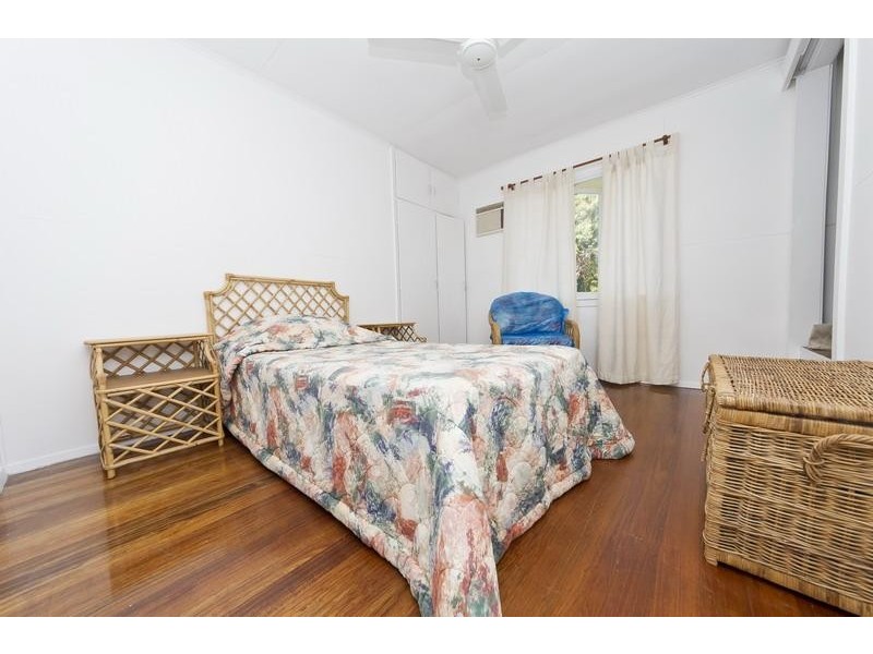 8 Swallow Street, Mooroobool QLD 4870