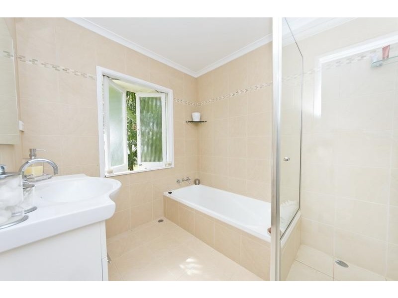 8 Swallow Street, Mooroobool QLD 4870