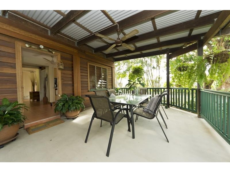 8 Swallow Street, Mooroobool QLD 4870