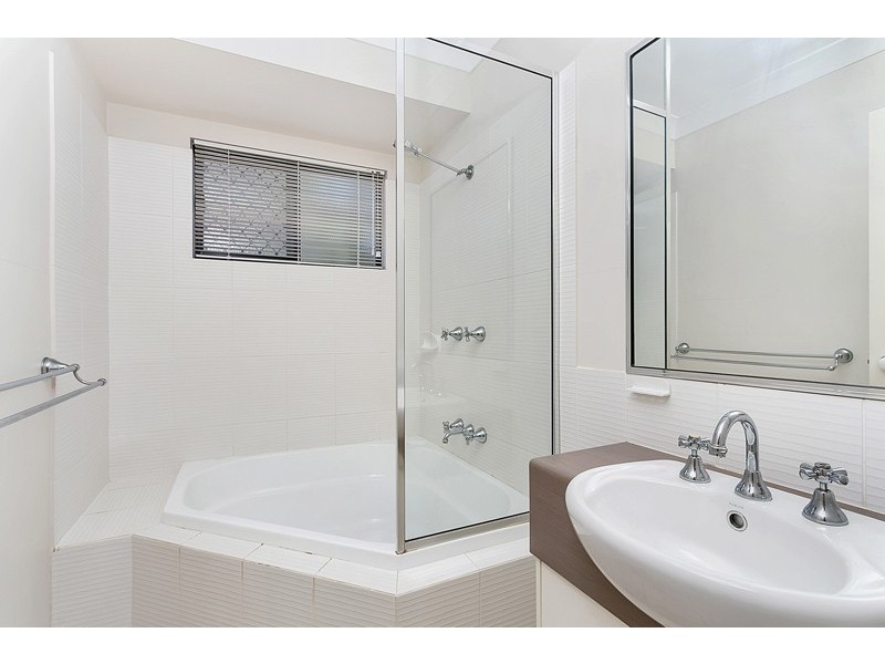 7 Starr Close, Bentley Park QLD 4869