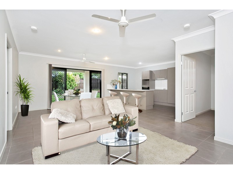 18 Heysen Close, Redlynch QLD 4870