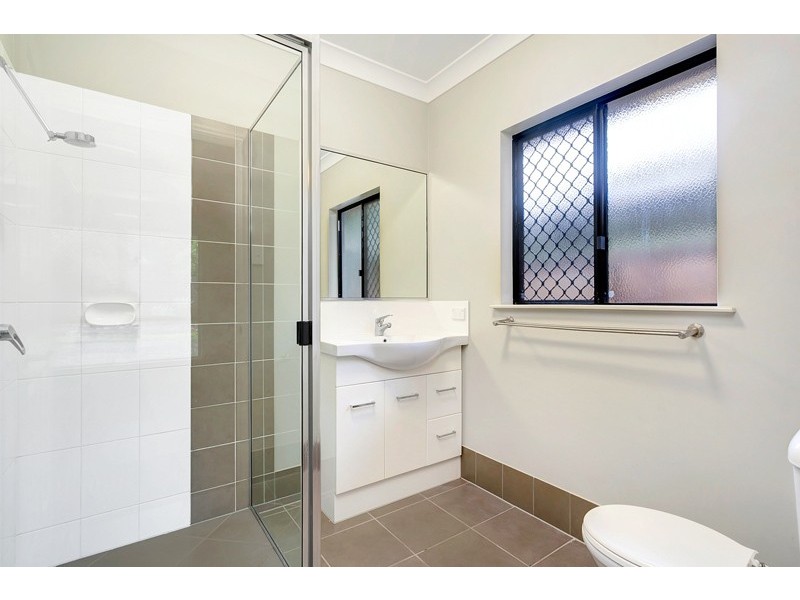 18 Heysen Close, Redlynch QLD 4870