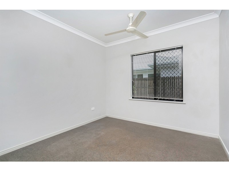 18 Heysen Close, Redlynch QLD 4870