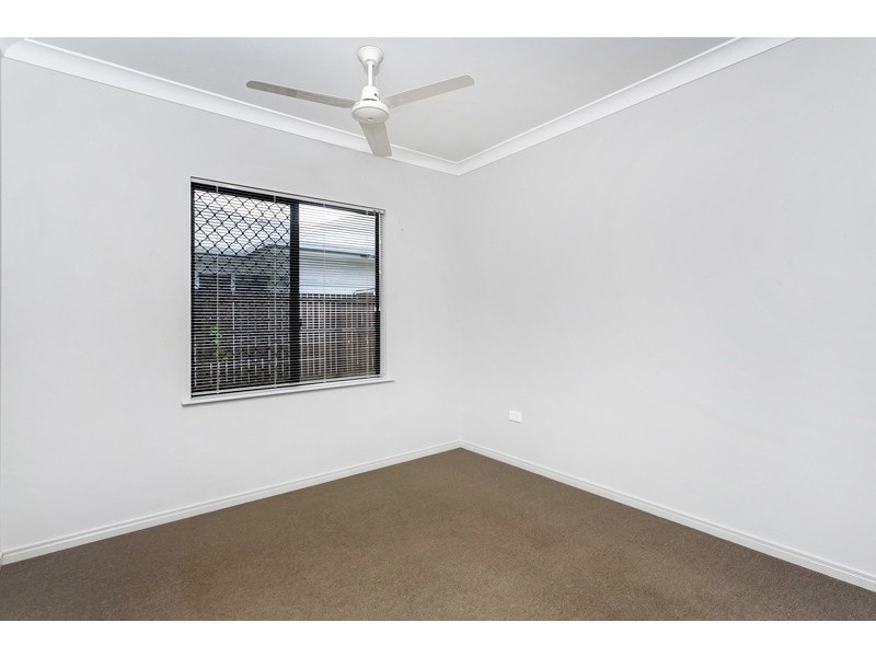 18 Heysen Close, Redlynch QLD 4870