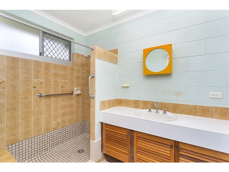 1/25 Armbrust Street, Manoora QLD 4870