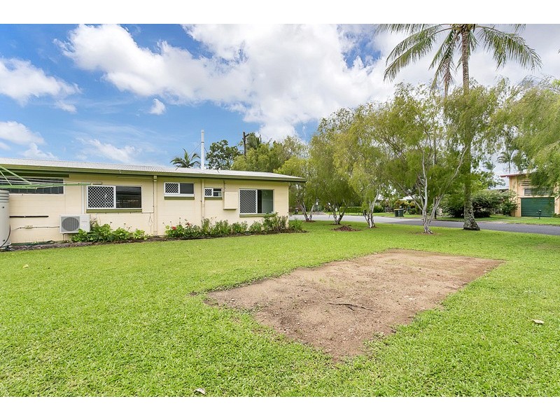 1/25 Armbrust Street, Manoora QLD 4870