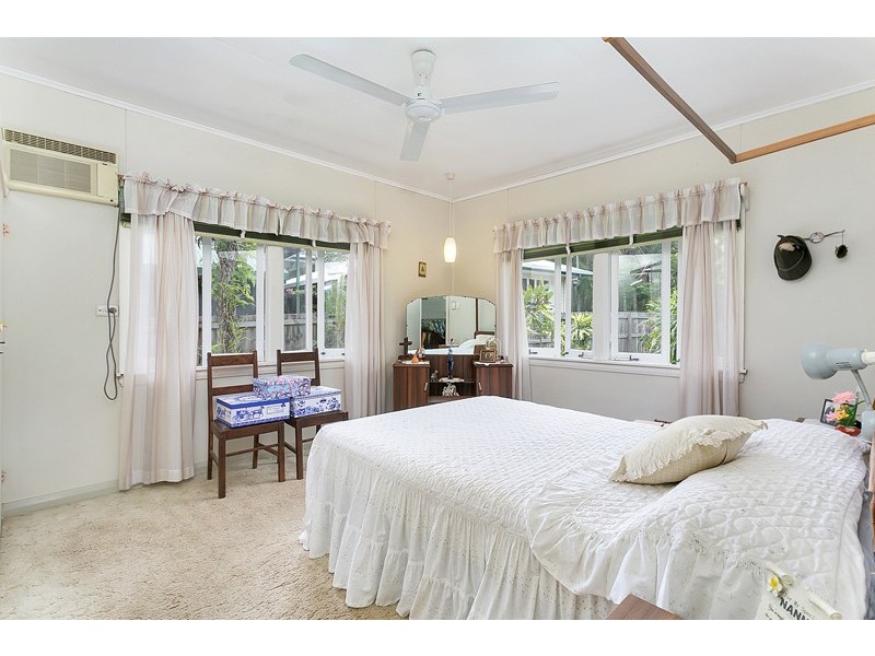 7 Crowley Close, Whitfield QLD 4870